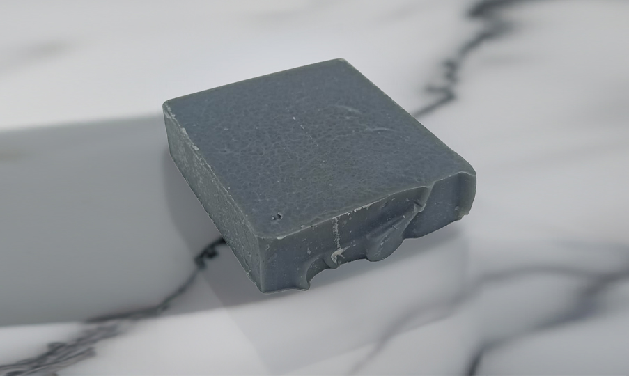El yapımı aktif kömür sabunu 100 g ambalajlı ürün görseli
